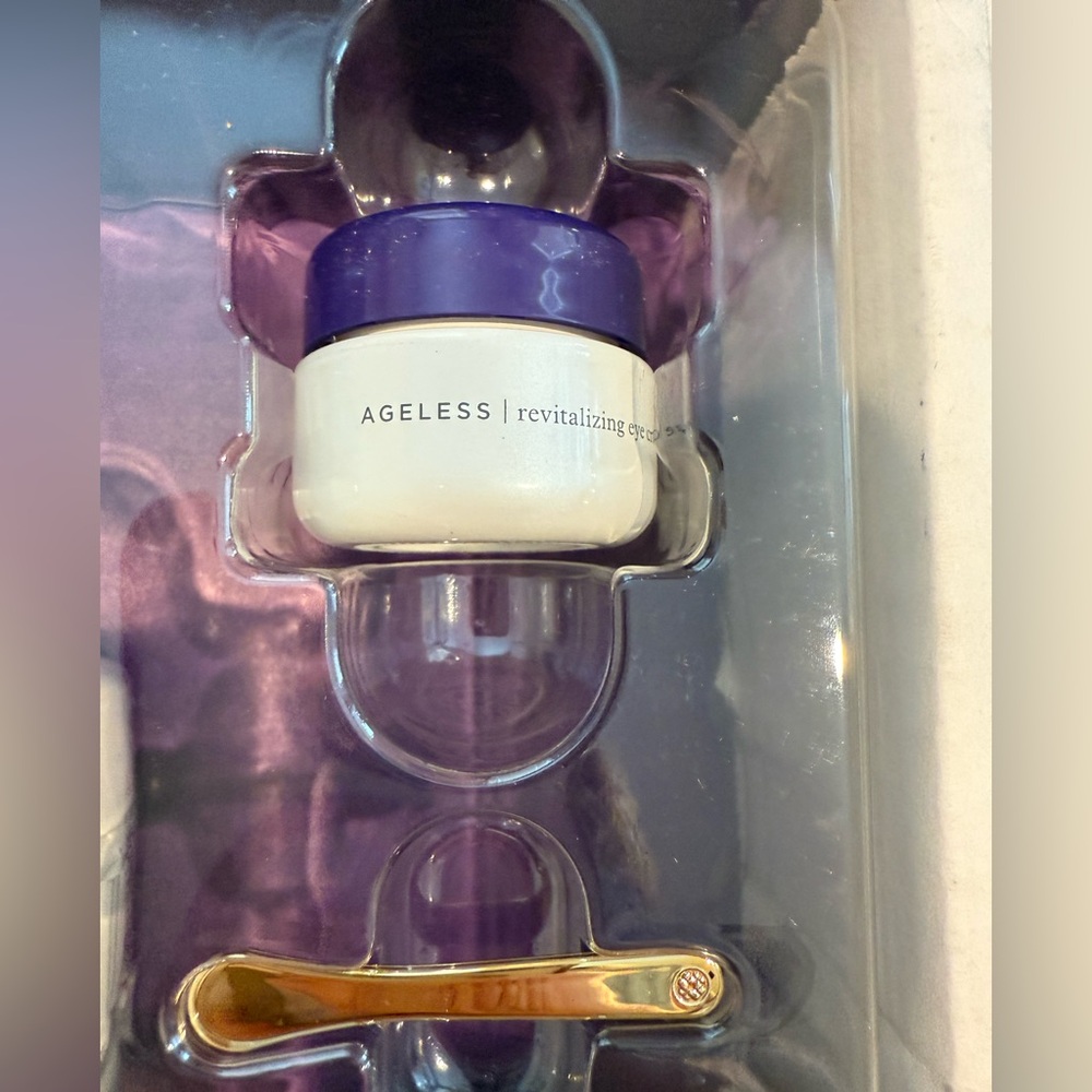 Tatcha Classic Renewal Ritual Set - Picture 7 of 7